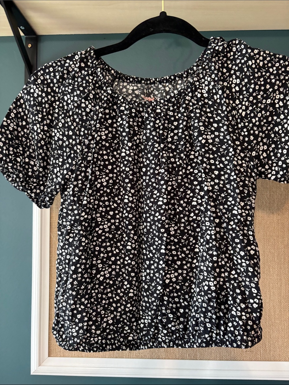 Cat & Jack Black Floral Short Sleeve Peasant Blouse